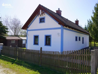 Charmantes Landhaus mit großem Garten in idyllischer Lage