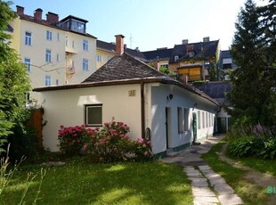 Interessantes Hofgebäude im Grünen - Mitten in der Stadt - Blick ins Grüne! Vielseitig nutzbar