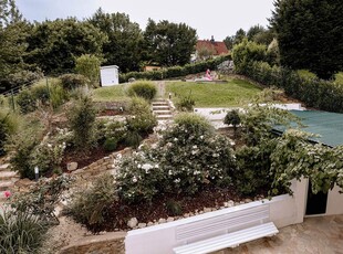 Klosterneuburg/Weidling: Wunderschönes Haus mit Pool, großem Garten und Garage in absoluter Grünruhelage! Erstbezug nach Sanierung!