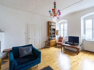 Neuer Preis: Innenstadt: Helle 6-Zimmerwohnung am Innrain