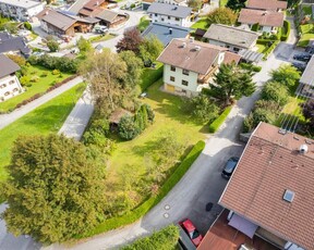 Wohnhaus mit großem Garten in guter ruhiger Lage