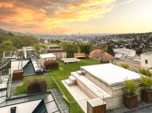 ERSTBEZUG | Spektakuläres Luxus-Penthouse mit traumhaftem Fern- und Stadtblick | Dachgarten mit Pool | Hauseigenes Gym | TG-Stellplatz optional