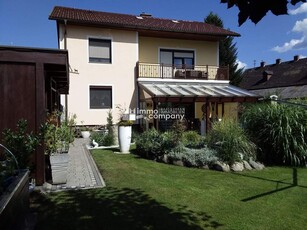 Modernes Traumhaus mit großzügigem Garten in idyllischer Lage - Perfekt für Familien!