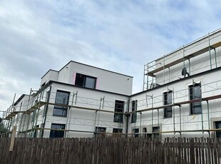 Modernes Wohnen in Wilfersdorf: Erstbezug Doppelhaushälfte mit Garten, Parkett, 5 Zimmern und Fußbodenheizung!