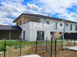 Provisionsfrei! Quattrohaus mit großer privater Terrasse, Garten und Blick ins Grüne