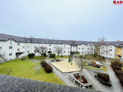 Idyllisches Leben am grünen Stadtrand von Linz! Renovierte 3-Raum-Wohnung mit schönem Balkon in traumhafter Lage inkl. Parkplatz!