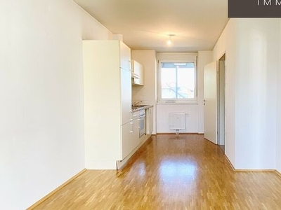 | TOLLE WOHNUNG MIT BALKON | ZWEI ZIMMER | NÄHE HAUPTBAHNHOF