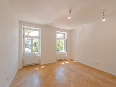 ++NEU++ TOP-sanierter 3-Zimmer Altbau-ERSTBEZUG mit ca. 9m² Balkon! toller Hofruhelage!