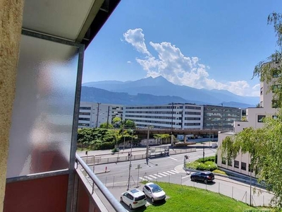 Preiswerte, sonnige 2-Zimmer Wohnung mit Balkon – in zentraler Lage