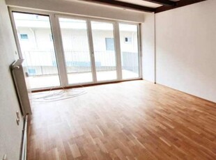 Großzügige 5-Zimmerwohnung + Essküche, 250 Meter vom LENDPLATZ entfernt, Balkon, WG-tauglich