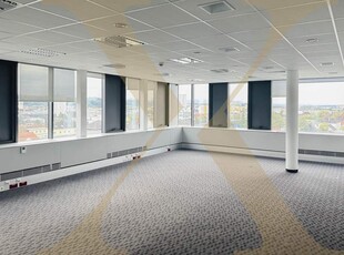 Moderne und klimatisierte (Penthouse-)Bürofläche mit Parkplätzen und top Ausstattung ab sofort in Wels zu vermieten!