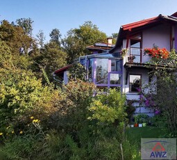 Familienfreundliches Haus in sonniger Lage am Rande des Kürnberger Waldes!