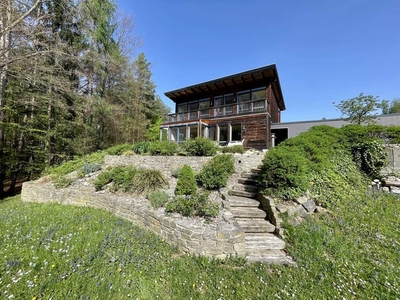 Energieeffizientes Einfamilienhaus mit Sonnenterrasse in idyllischer Waldrandlage - Besonderheit!