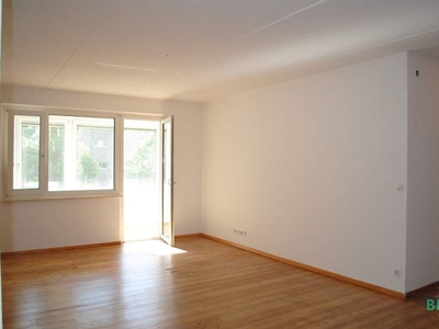 Entzückende 2-Zimmer-West-Loggia-Wohnung mit KFZ-Abstellplatz!