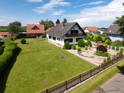 Sanierungsbedürftiges Einfamilienhaus mit großem Garten in Weitersfeld