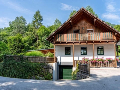 Hochwertiges Wohnhaus in Natur-, und Ruhelage