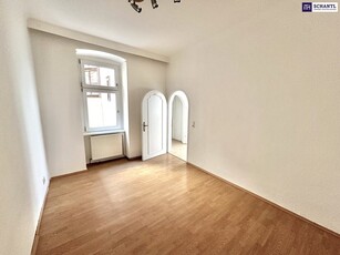 Komplette Hofruhelage! Ideale Kleinwohnung + Rundum saniertes Altbauhaus + Perfekte Infrastruktur! Worauf warten Sie noch?