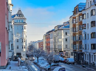 Vermietete 2 Zimmer Wohnung mit großem Balkon in zentraler Lage