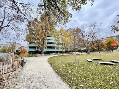 Moderne 4 Zimmer Gartenwohnung mit Tiefgaragenplatz in bester Lage