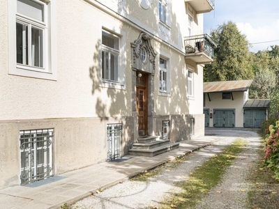 Generalsanierte Altbau-Wohnung mit zeitlosem Flair in Salzburg Riedenburg