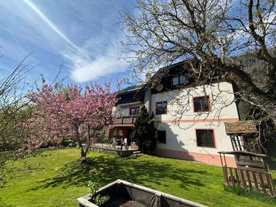 Großzügiges Landhaus mit Stallgebäude in herrlicher Lage!