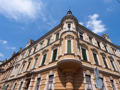 Exklusive Galerie-Maisonette-Wohnung in der Schillerstraße mit Blick auf die Herz-Jesu-Kirche!