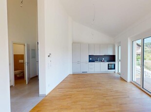 Traumhafte Maisonette in der Thermenregion Bad Waltersdorf! Genießen Sie ca. 130 m² Wohnfläche, einen großen Garten mit ca. 243 m² und einen Balkon mit 21 m². Fragen Sie gleich an und lassen Sie sich begeistern!