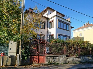 Gründerzeit-Villa aus 1901 mit PV-Anlage, Schwimmhalle und Sauna im Klosterneuburger Zentrum