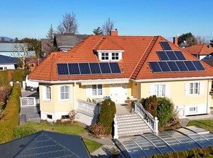 Traumhaus mit Außenpool in ruhiger Gartensiedlung, nördlich von Wr. Neustadt