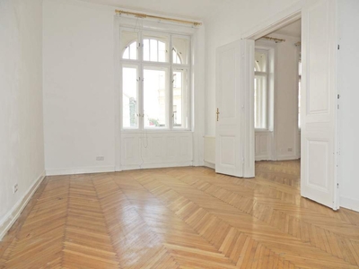 helle, elegante Altbauwohnung Nähe Aumannplatz