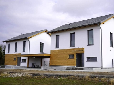 PROVISIONSFREI! Einfamilienhaus mit Carport und Garten