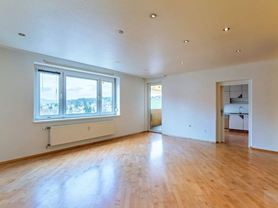 Renovierungsbedürftige 3-Zi Wohnung am Berliner Ring mit Fernsicht im 5. Lift-Stock