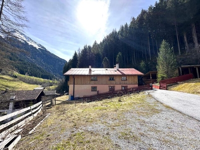 Renovierungsbedürftiges Ein- oder Zweifamilienhaus in St. Leonhard im Pitztal!