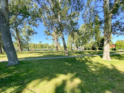 Wollen Sie in einer Parkanlage in der Nähe des Wassers auf Eigengrund wohnen ? – Provisionsfrei f. Käufer! // Would you like to live in a park area //