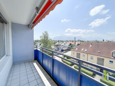 Helle 3 Zimmer Wohnung mit Loggia und traumhaften Ausblick!