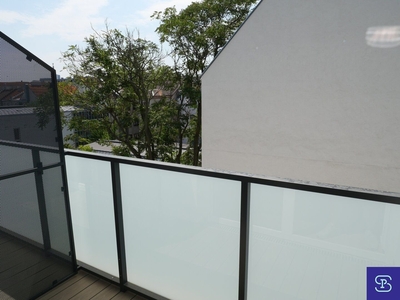 Provisionsfrei: Klimatisierter 60m² DG-Erstbezug + Terrasse im topsanierten Altbau - 1100 Wien