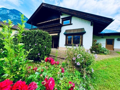 HAUS FÜR ZWEI FAMILIEN AUF CA. 638 m² GRUNDSTÜCK IN SCHÖNER LAGE