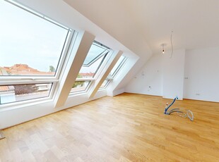 Sonnige 3-Zimmer-DG-Wohnung mit Terrasse