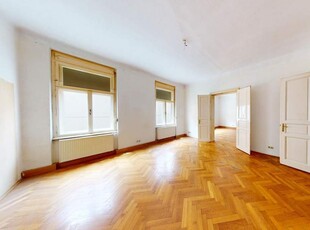 ALTBAU AT ITS BEST: Mitten in St. Leonhard in der Nähe der TU Graz! 4 Zimmer, Innenhofbalkon & wunderschöner Fischgrätparkett - gleich anfragen und begeistern lassen!