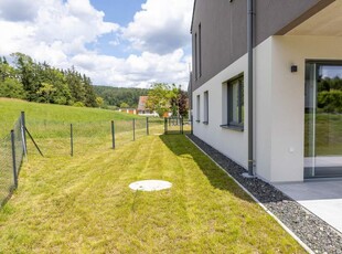 Freundliche Gartenwohnung mit 91m² Wohnfläche, großer Terrasse mit Grünblick und 115m² Eigengarten! PROVISIONSFREI! Sensationell!