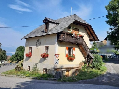 Einzigartige Möglichkeit. Charmantes kleines Haus mit viel Potential in guter Lage.