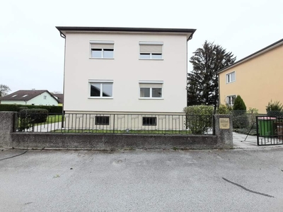 GROSSES WOHNHAUS MIT TOLLEM GARTEN SAMT NEBENGEBÄUDE UND GARAGE IN DER STADT KORNEUBURG