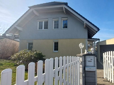 Großzügiges ELK-Haus mit Burgblick