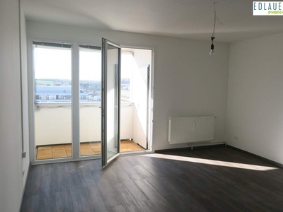 Komplett renovierte EIGENTUMSWOHNUNG mit 2 SCHLAFZIMMERN und ESSKÜCHE - rd.90 m² - KFZ-STELLPLATZ !