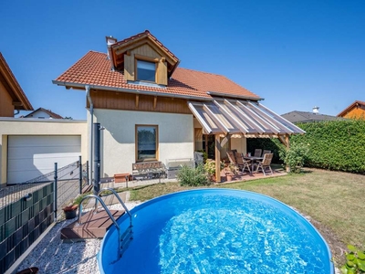 Sommerliche Eleganz in Eisenstadt mit Terrasse und Pool