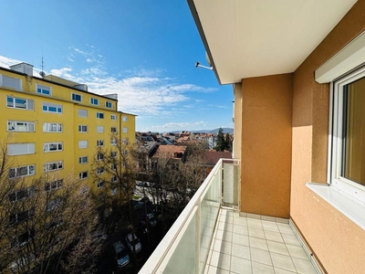 5-Zimmer-Familienwohnung mit Loggia, Balkon und TG-Abstellplatz