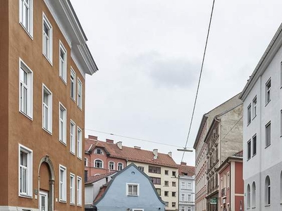 Traumwohnung in zentraler Lage - 2. Etage mit Parkett und Fußbodenheizung - perfekte WG-Wohnung mitten im Zentrum