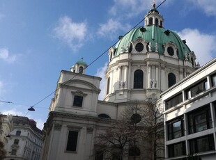 Single-Wohnung mit eigenem Balkon und Gemeinschaftsdachterrasse beim Karlsplatz!