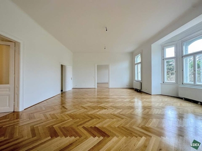 Altbauwohnung mit Balkon und Blick auf den Botanischen Garten