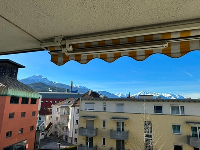 Innsbruck - moderne Wohnung, 4. Liftstock nach Westen ausgerichtet und TG-Platz